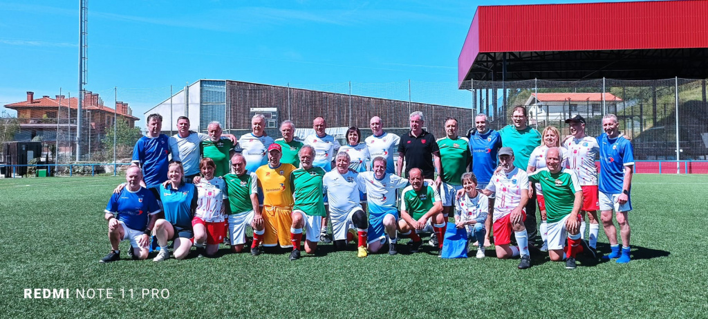 A brilliant tournament playing Basque Country & Asociación Parkinson Bizkaia ASPARBI walking football teams. A great winning result for our Parkinsons Pride, but more importantly, time spent making new friendships, new female Parkinson’s Pioneers & showing the positives of exercise for people with Parkinson's